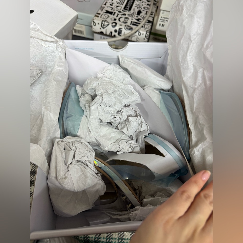 NIB Aldo x Disney Cinderella Glass Slipper Heels Size 8 - Picture 4 of 7